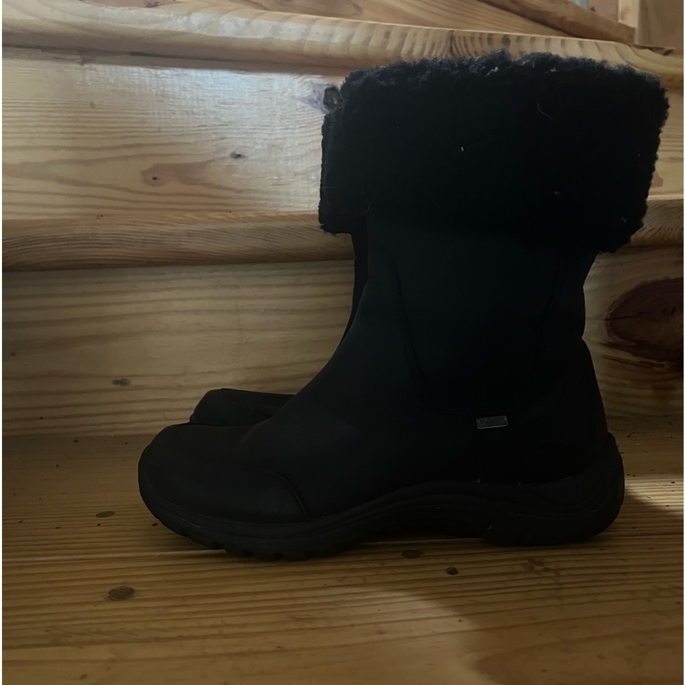 Ugg women’s leather boots 7